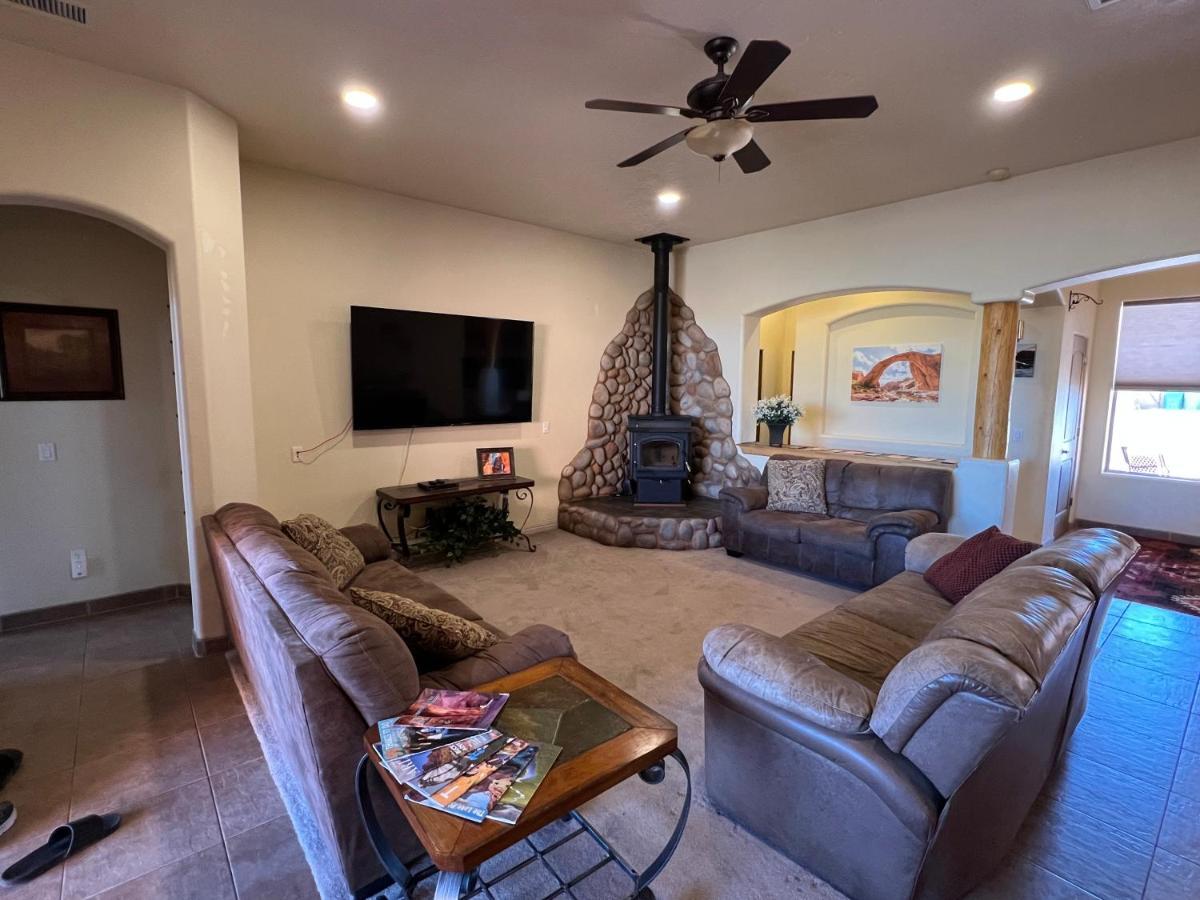 Spacious Home Page Exterior foto